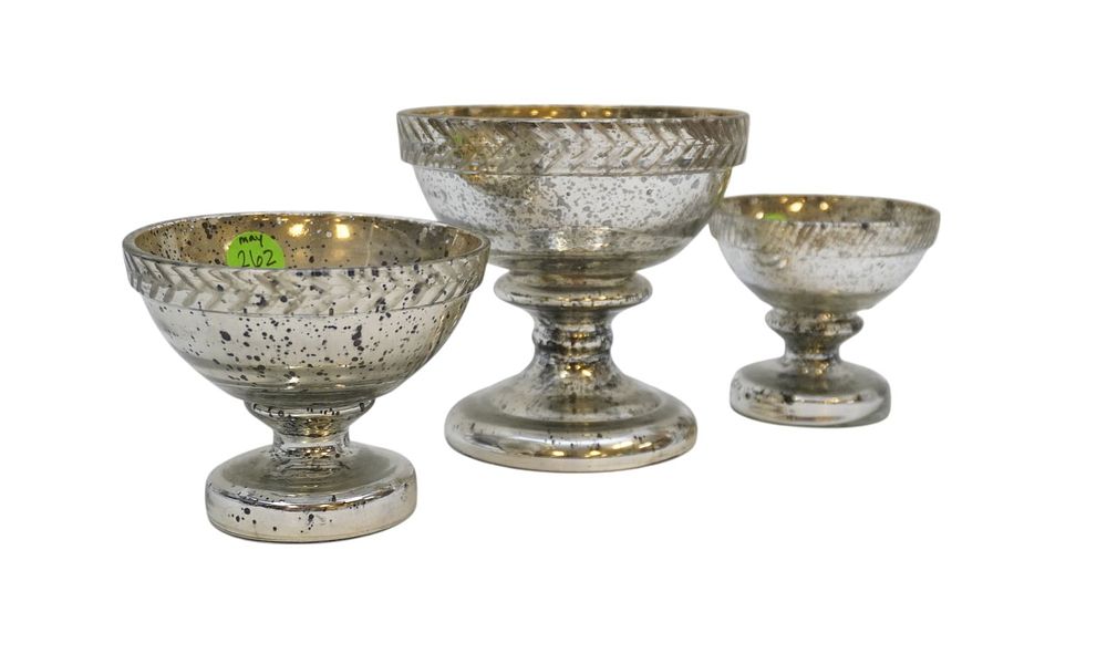 Lot 262: 3 DECORATIVE MERCURY GLASS COMPOTE DISHES