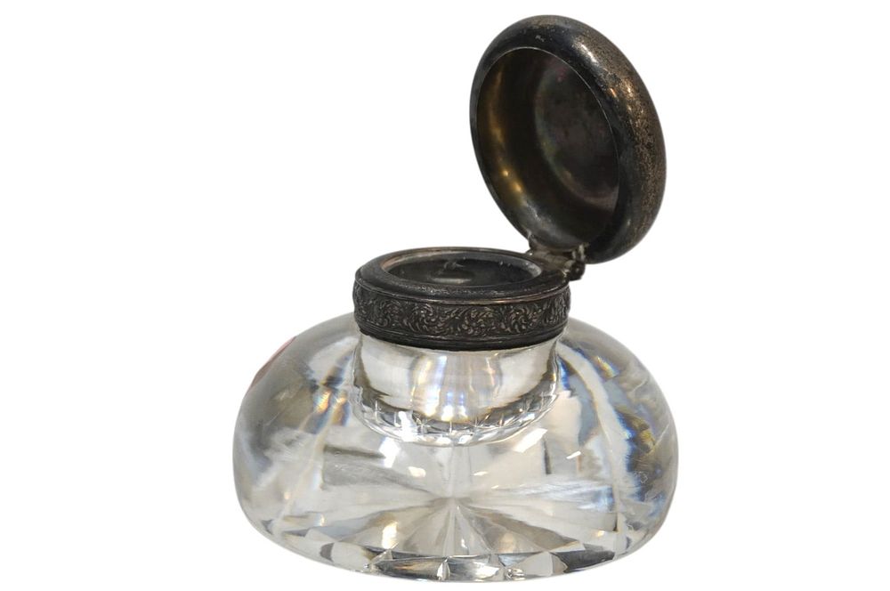 Lot 155: ANTIQUE 19TH C CUT CRYSTAL INKWELL
