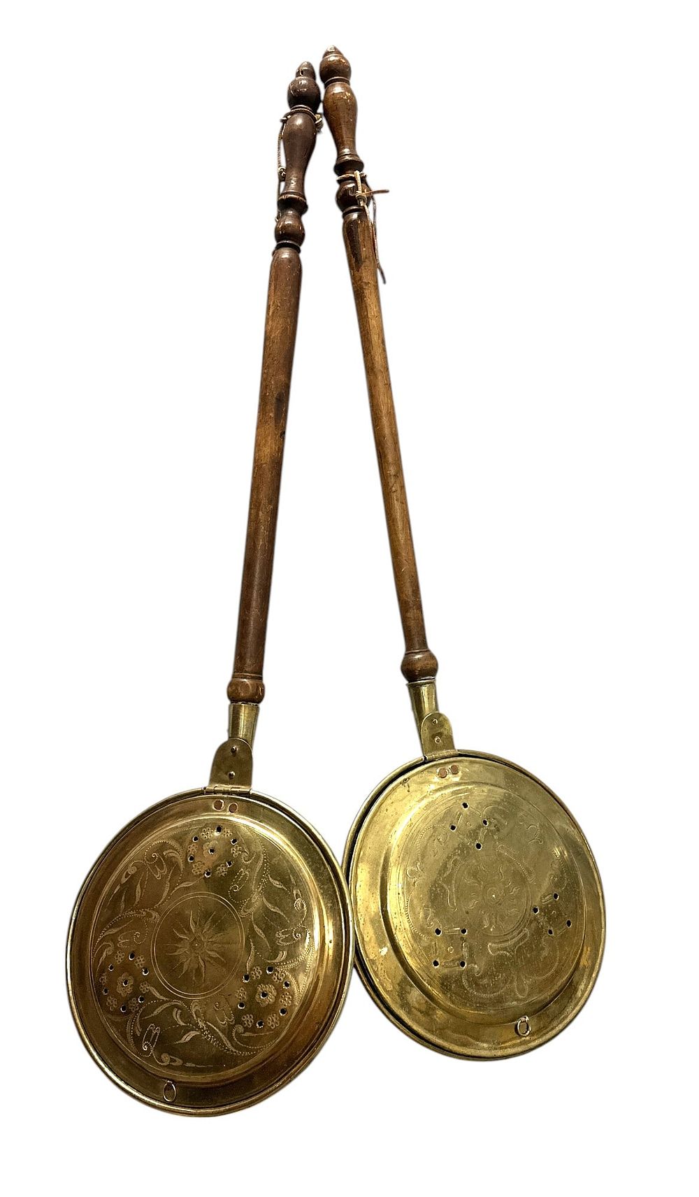 Lot 187: 2 ANTIQUE BRASS BED WARMERS - A PAIR