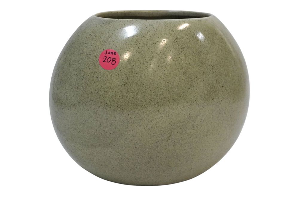 Lot 208: VINTAGE HAEGER POTTERY VASE