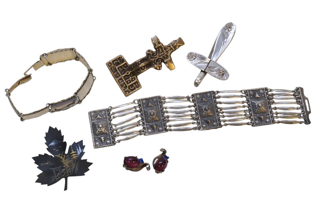 Lot 257: 6 VINTAGE JEWELRY PIECES INCLUDING 925 NORWEGIAN SILVER