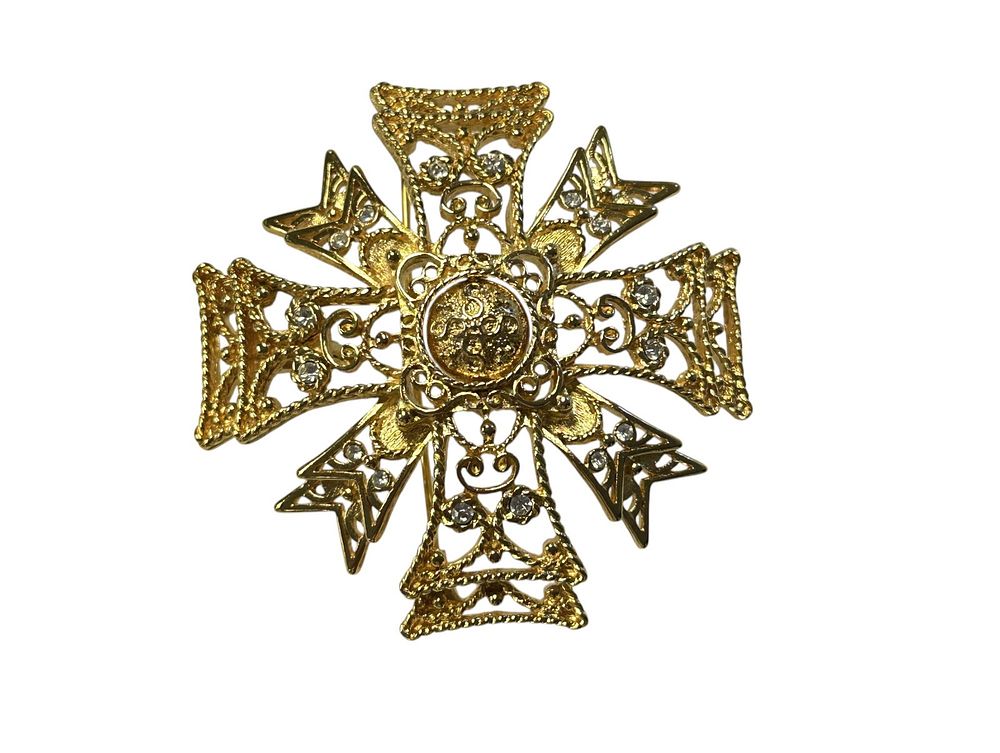 Lot 261: KENNETH JAY LANE MALTESE FILIGREE CROSS BROOCH
