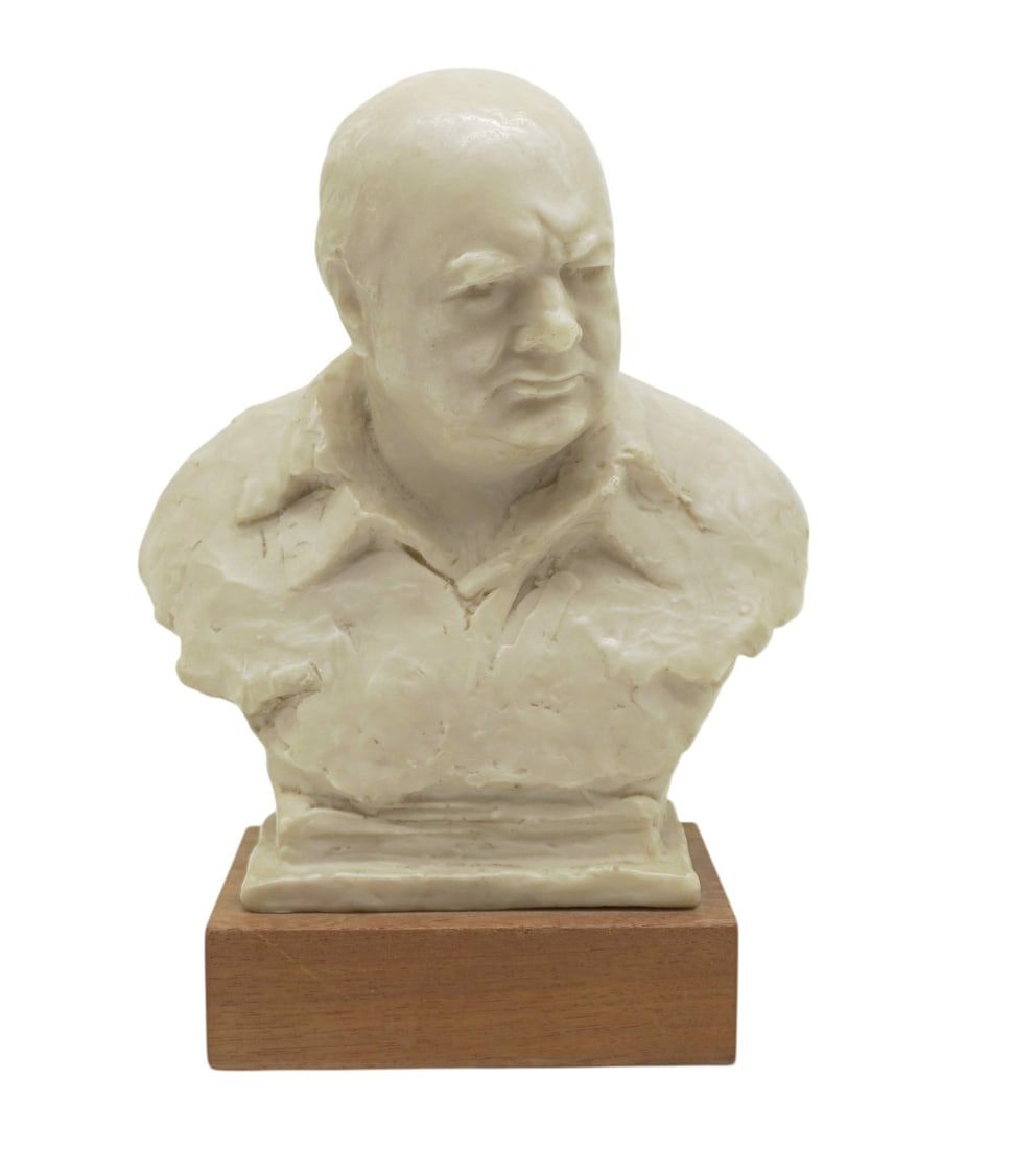 Lot 170: AMR SCULPTURE AFTER OSCAR NEMON WINSTON CHURCHILL BUST