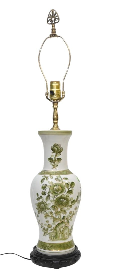 Lot 189: MID CENTURY CHINESE PORCELAIN VASE LAMP