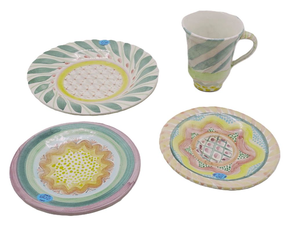 Lot 208: LOT HAND PAINTED MACKENZIE CHILDS CERAMIC DISHWARE - 4 PIECES