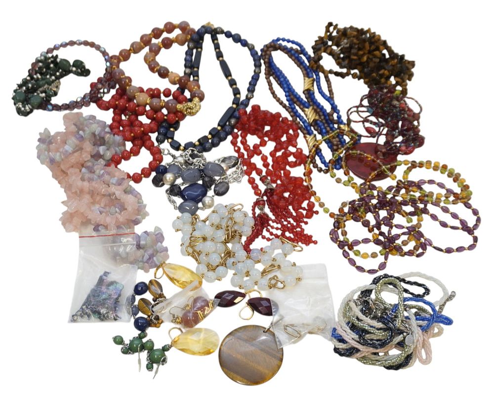 Lot 247: LARGE LOT OF GEMSTONE AND BEAD JEWELRY - 39 PIECES