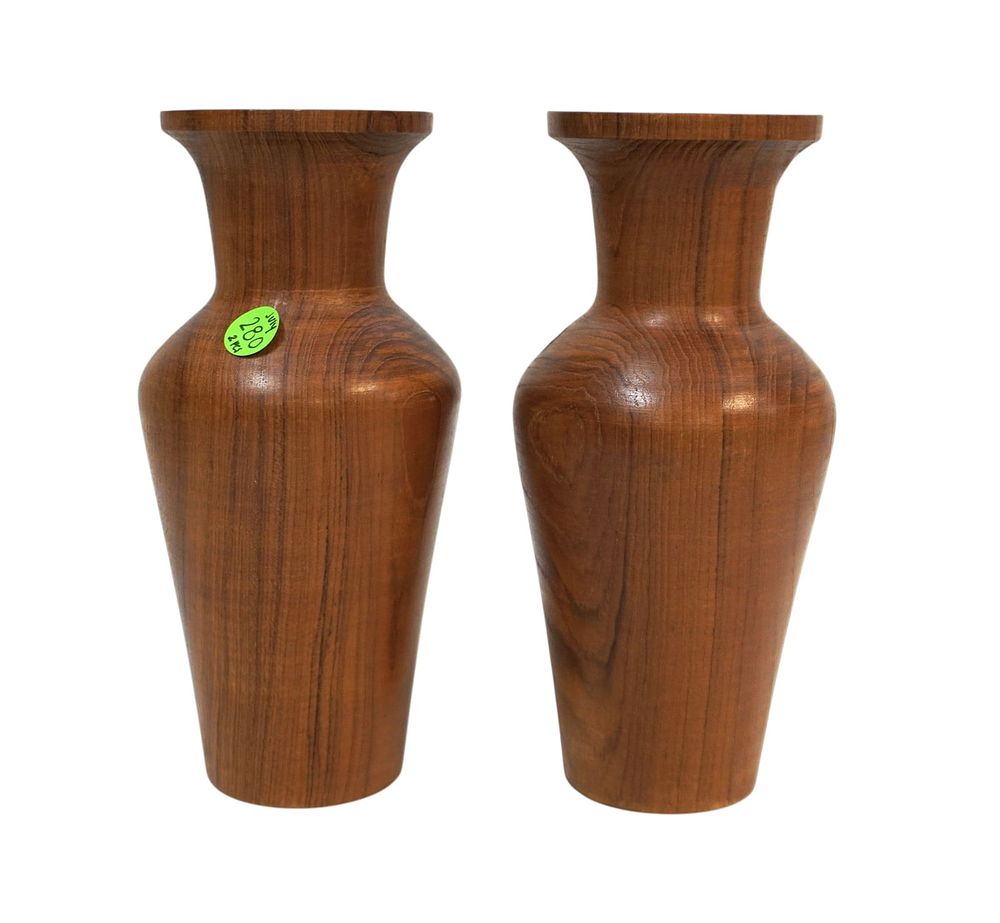 Lot 280: PAIR OF VINTAGE HAND TURNED/CARVED WOODEN VASES