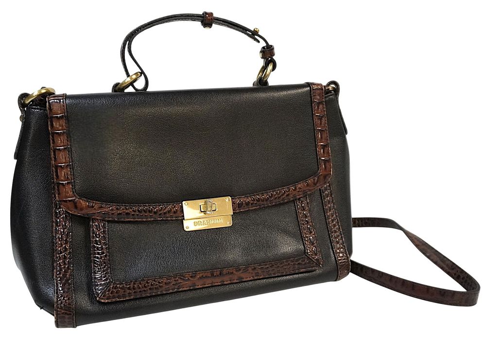 Lot 205: VINTAGE LEATHER BRAHMIN PURSE