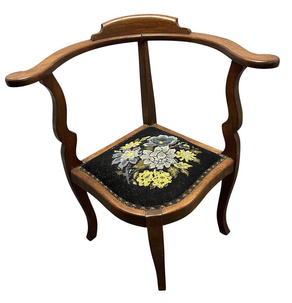 Lot 224: CORNER CHAIR NEEDLEPOINT SEAT