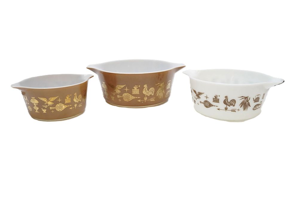 Lot 293: 3 VINTAGE PYREX FEDERAL EAGLE NESTING CASSEROLE DISHES