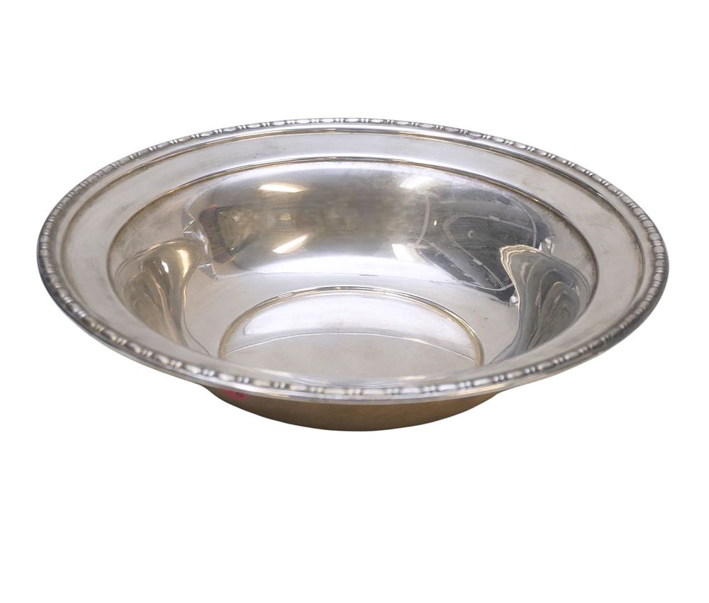 Lot 168: LARGE STERLING SILVER VEGETABLE BOWL