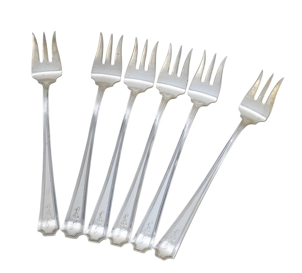 Lot 182: 6 DURGIN STERLING SILVER OYSTER FORKS FAIRFAX