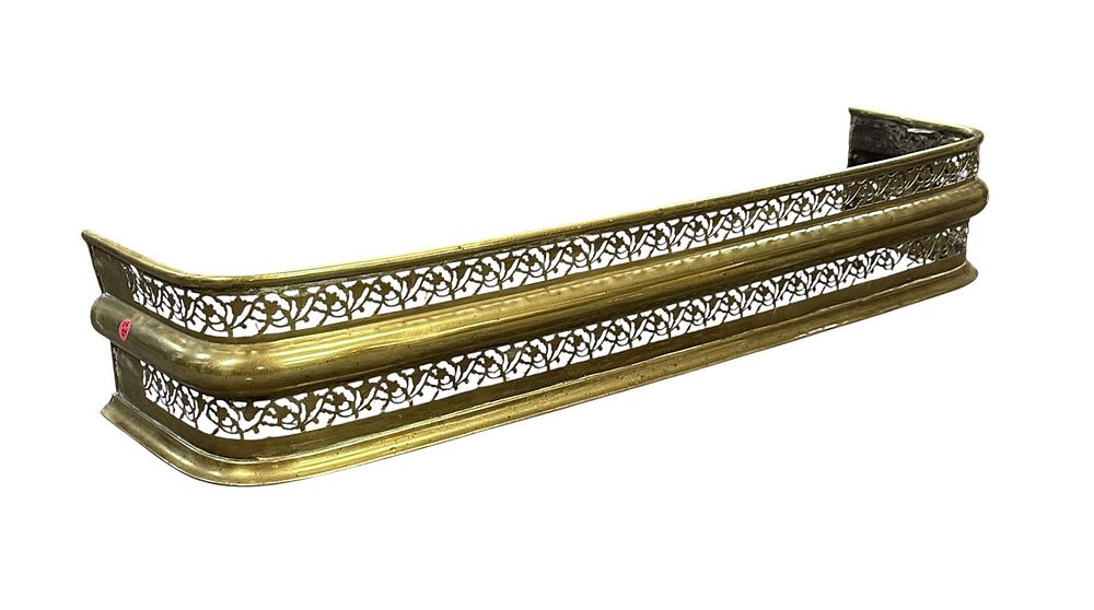 Lot 184: VINTAGE FRENCH COUNTRY BRASS FIREPLACE FENDER