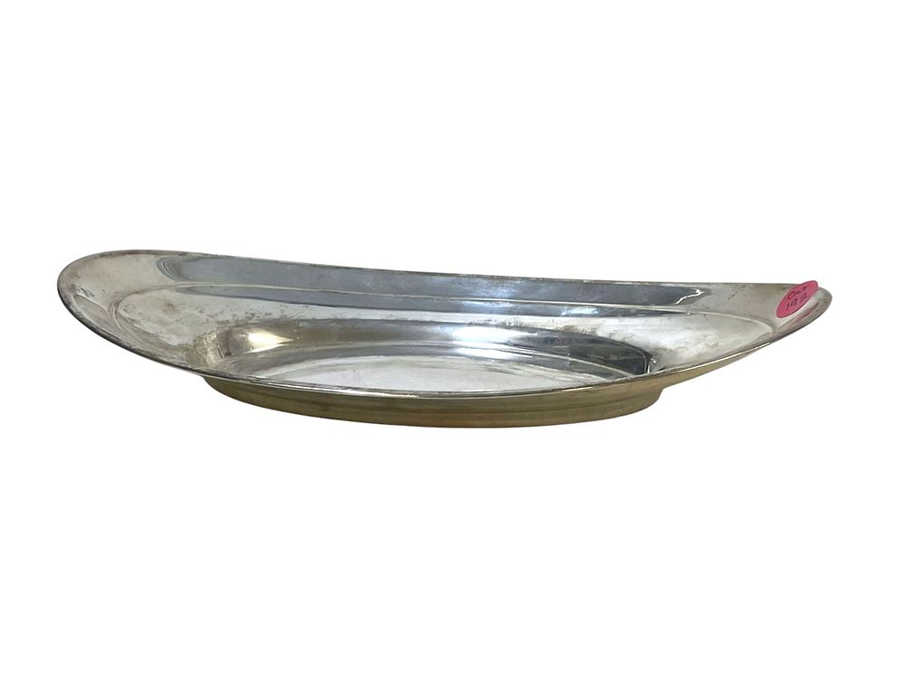 Lot 192: REED & BARTON STERLING SILVER BREAD DISH