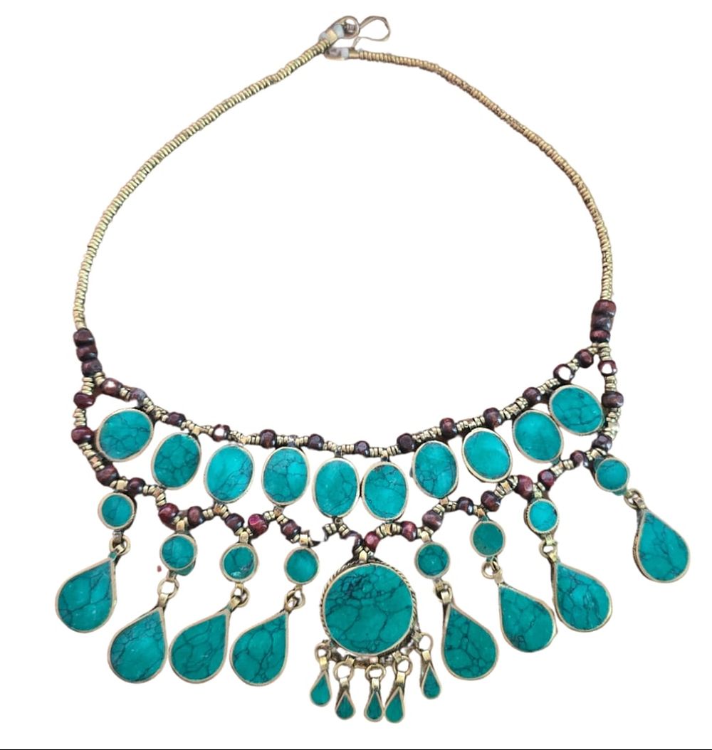 Lot 224: AFGHAN TURQUOISE AND BEAD NECKLACE