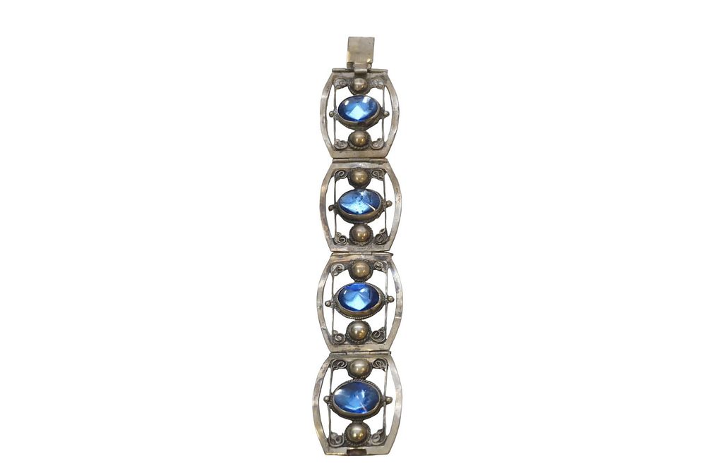 Lot 244: VINTAGE TAXCO MEXICAN STERLING SILVER BRACELET