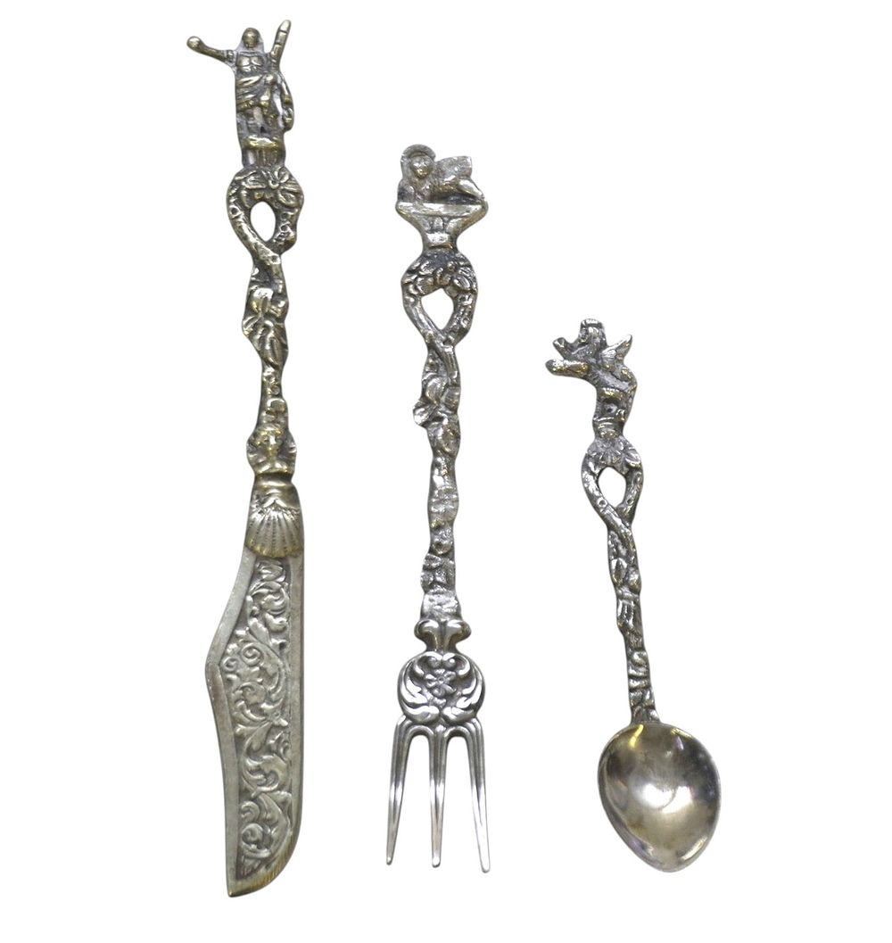 Lot 245: 3 ITALIAN MONTAGNANI STYLE SILVERPLATE