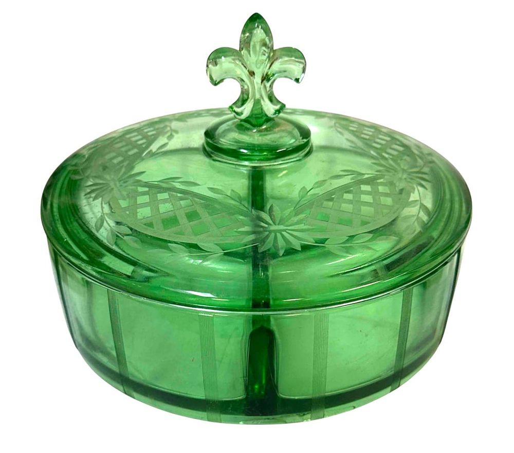 Lot 263: FOSTORIA ROYAL GREEN URANIUM 3 PART GLASS CANDY DISH