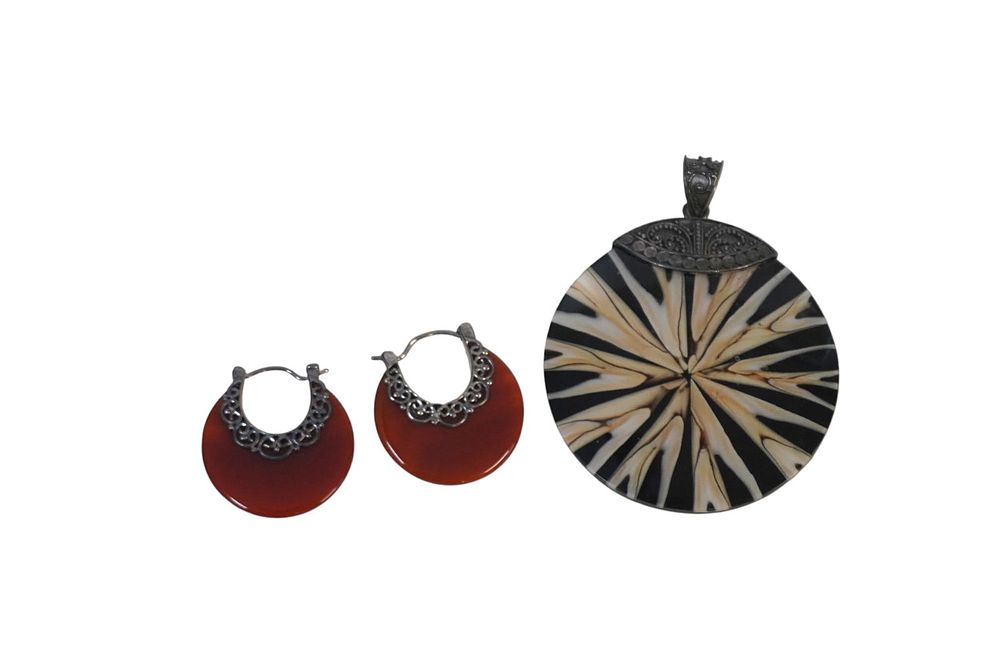 Lot 264: 3 PIECES OF VINTAGE MERAN STERLING SILVER JEWELRY