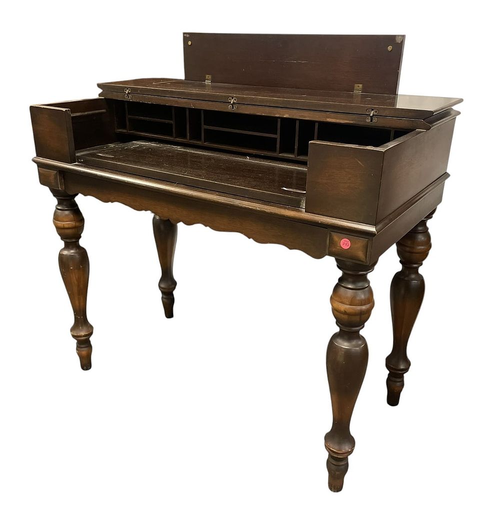 Lot 292: ANTIQUE NEW ENGLAND STYLE PIANO DESK