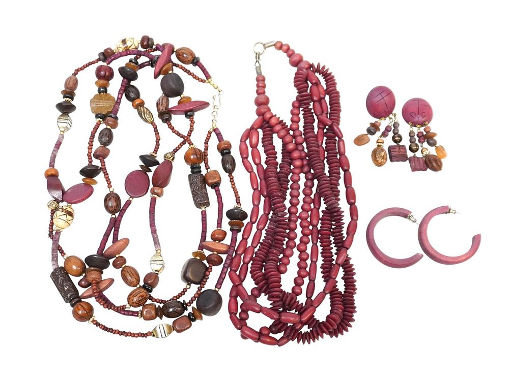 Lot 296: VINTAGE TRIBAL WOOD JEWELRY