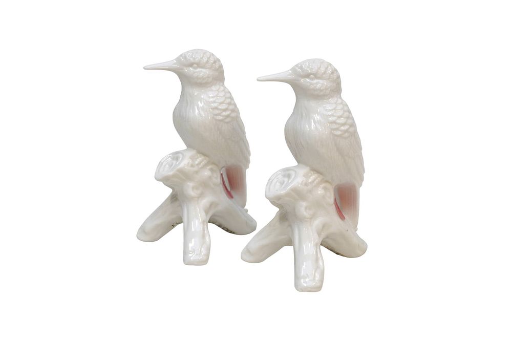Lot 302: PAIR OF GODINGER WHITE HUMMINGBIRDS