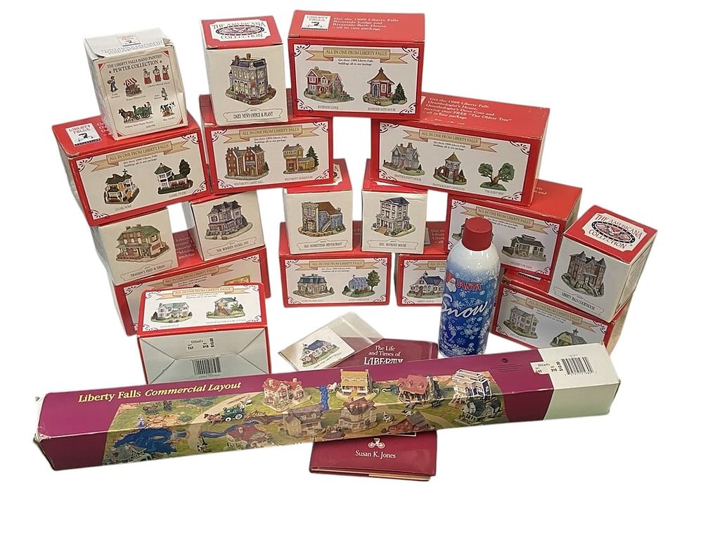 Lot 328: LIBERTY FALL AMERICANA COLLECTION VILLAGE PIECES