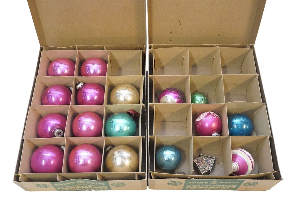 Lot 331: VINTAGE SHINY BRITE GLASS CHRISTMAS ORNAMENTS- 2 BOXES