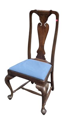 ANTIQUE AMERICAN WALNUT QUEEN ANNE SIDE CHAIR. Antique American New England Walnut Queen Anne 