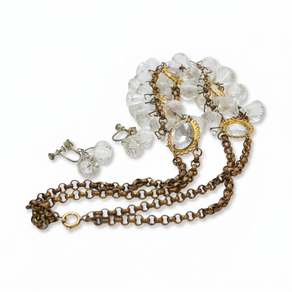 Lot 159: LARGE ART DECO CUT CRYSTAL DEMI PARURE