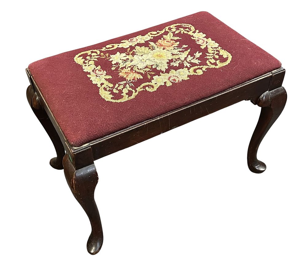 Lot 197: ANTIQUE QUEEN ANNE STYLE NEEDLEPOINT BENCH
