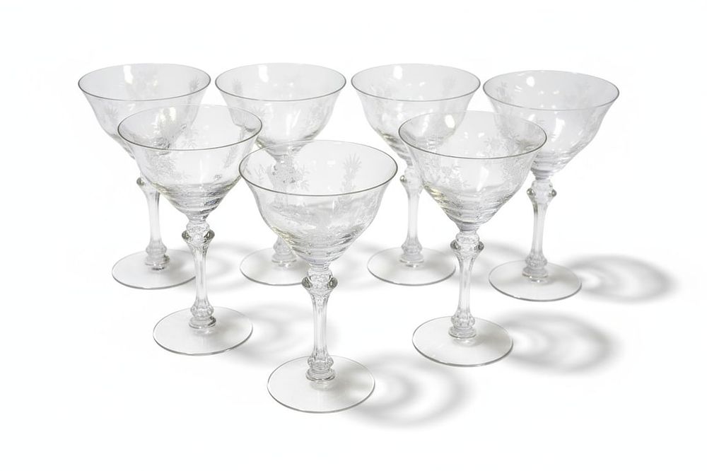 Lot 199: 7 TIFFIN PERSIAN PHEASANT CHAMPAGNE GLASSES