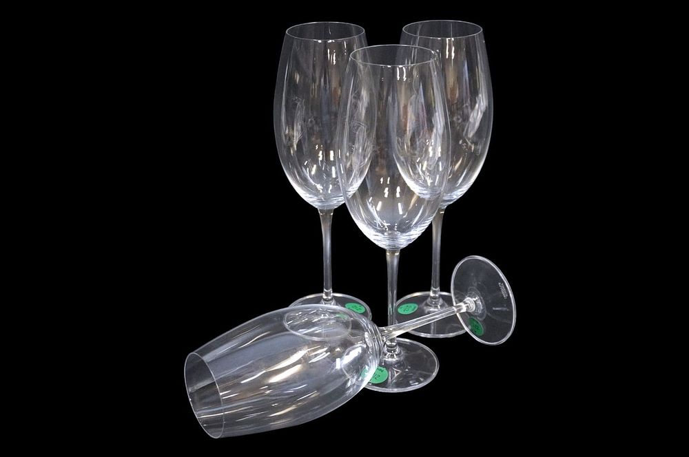 Lot 212: 4 CRYSTALITE BOHEMIA WINE GLASSES
