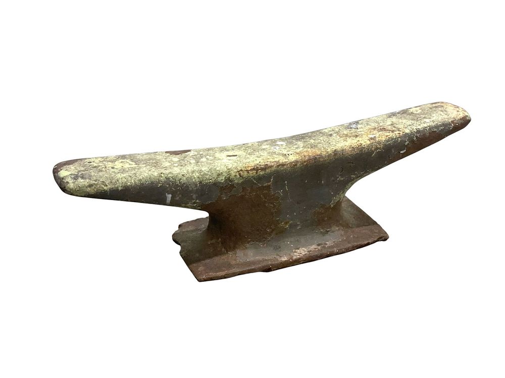 Lot 251: LARGE 24" ANTIQUE/VINTAGE MILITARY MARITIME CAST IRON DOCK CLEAT