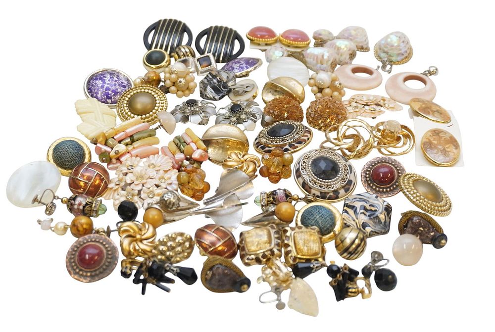 Lot 271: 38 PAIRS OF VINTAGE CLIP-ON AND SCREWBACK EARRINGS