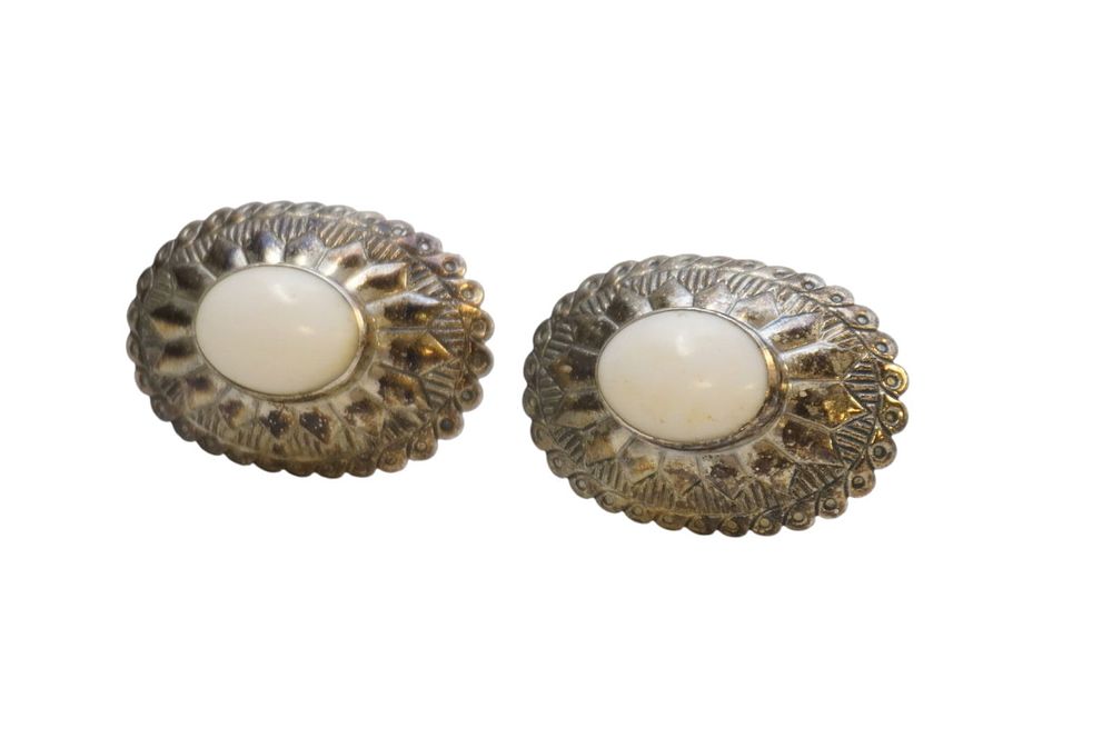Lot 273: NATIVE STERLING TK STAMPED CLIP ON EARRINGS
