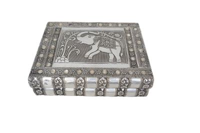 VINTAGE ORNATE INDIAN EMBOSSED METAL JEWELRY BOX. Vintage Ornate Indian Embossed Metal Jewelry 