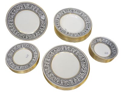 31 pc WEDGWOOD FLORENTINE PLATES & BOWLS. 8 Wedgwood Florentine 8 Rim Soup Bowls 8" 8 Salad 
