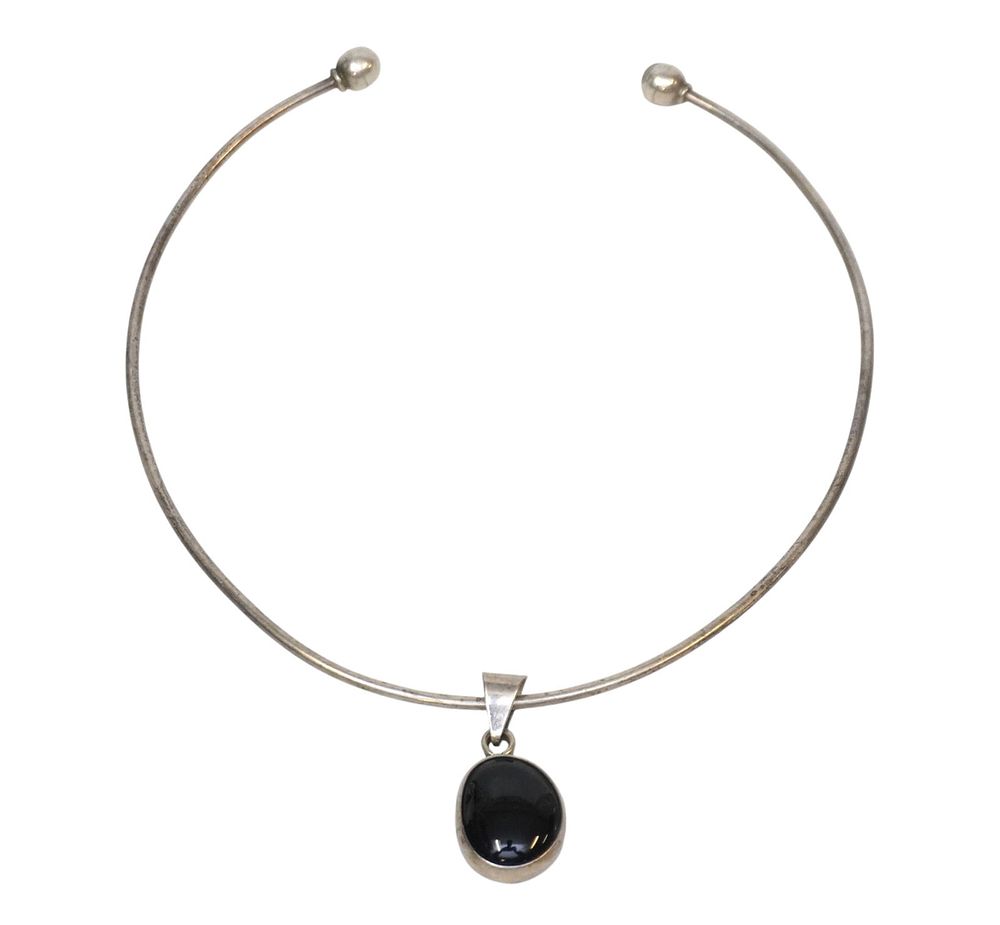 Lot 215: MEXICAN 925 STERLING SILVER BLACK ONYX NECKLACE