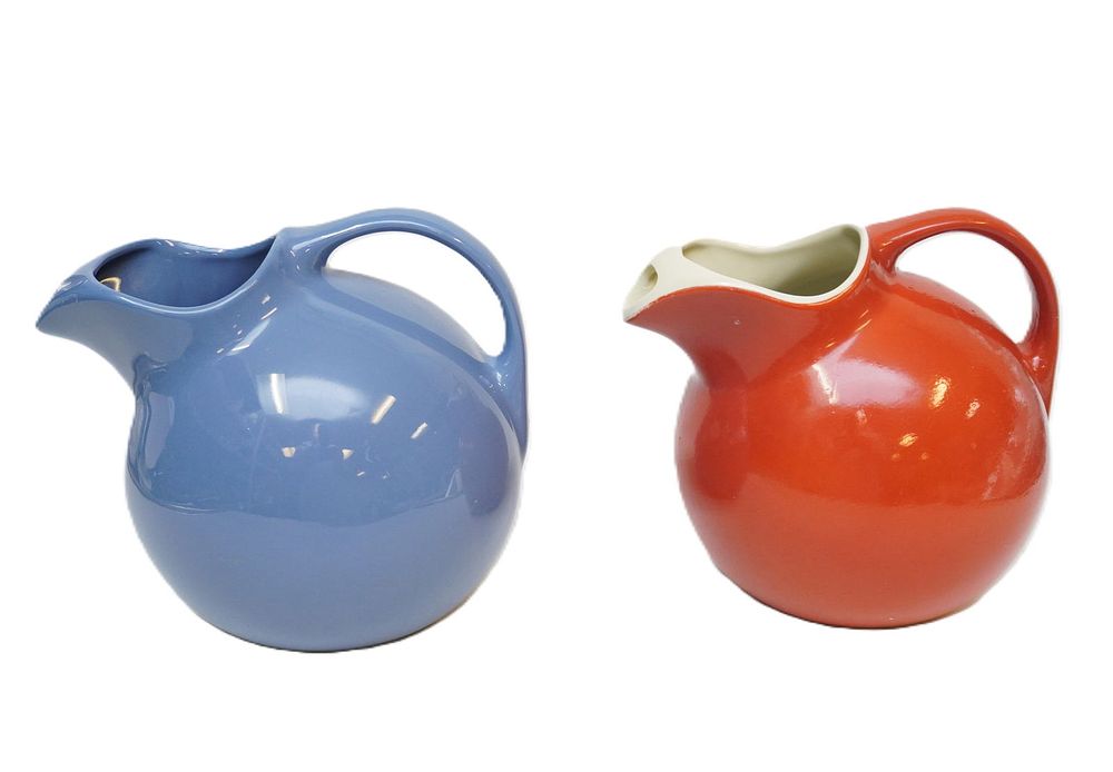 Lot 252: PAIR OF RED AND BLUE HALL POTTERY PITCHERS