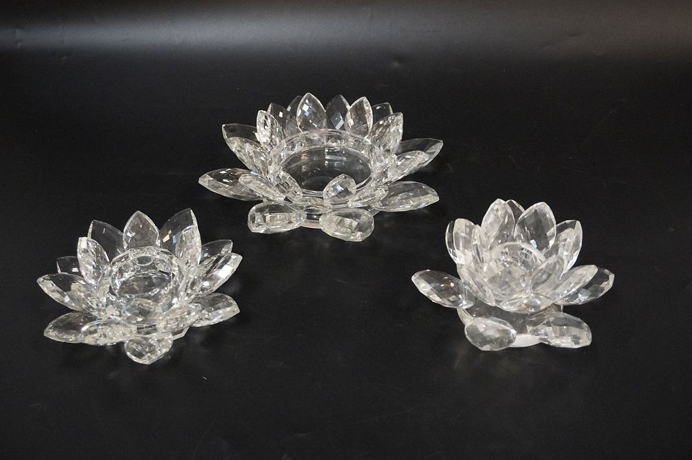 Lot 290: SET OF 3 CRYSTAL LOTUS CANDLE HOLDERS