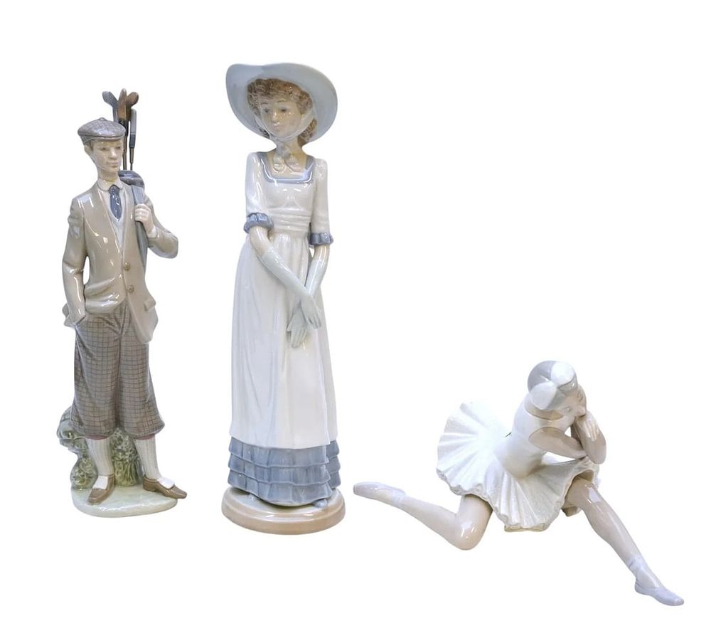 Lot 217: 3 PC LLADRO PORCELAIN - SWAN LAKE - TEE OFF - GENTLE BREEZE