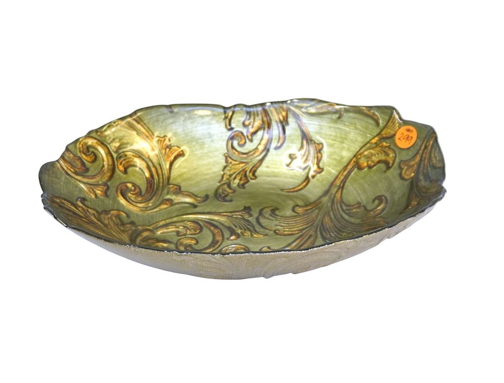 Lot 299: GREEN AND GOLD FILIGREE DISH