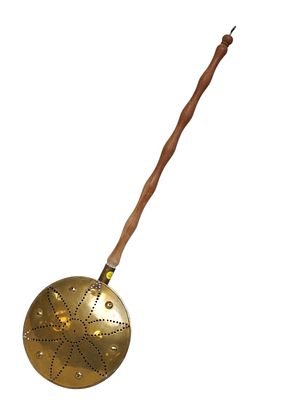 ANTIQUE BRASS BED WARMER. Antique Brass Bed Warmer with Pierced Star Pattern Lid. Measures 