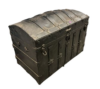 ANTIQUE 19TH C DOME TOP STEAMER TRUNK. Antique 19th c. Dome Top Steamer Trunk. Measures 