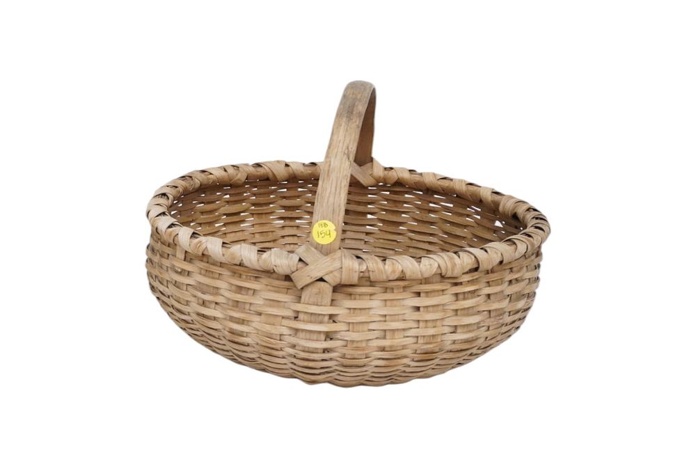 Lot 154: ANTIQUE PRIMITIVE SPLINT BASKET