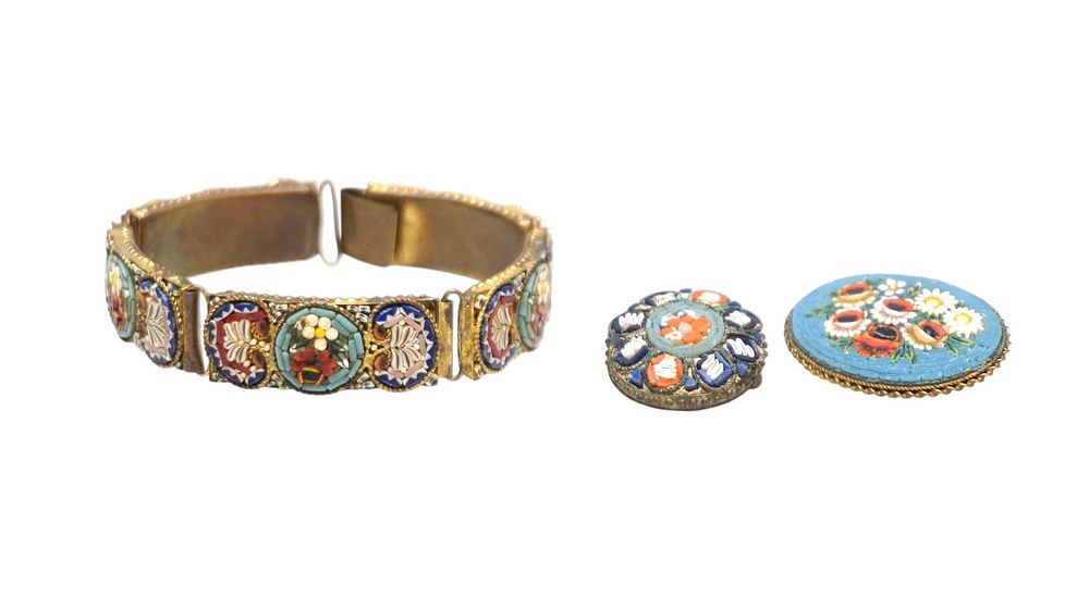 Lot 184: 3 PC ITALIAN MICO MOSIAC JEWELERY 1940S
