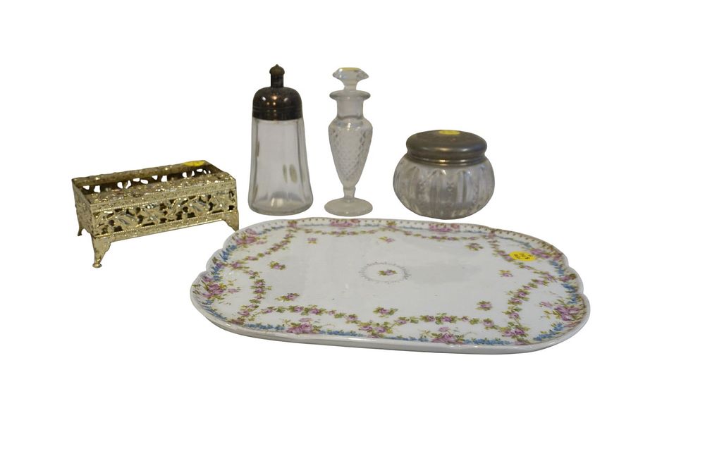 Lot 224: 5 MISC. VINTAGE AND ANTIQUE VANITY ITEMS