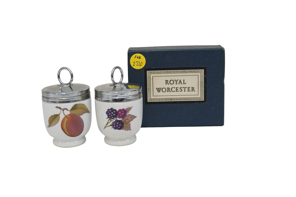 Lot 226: ROYAL WORCESTER CERAMIC EGG CODDLERS IN ORIGINAL BOX