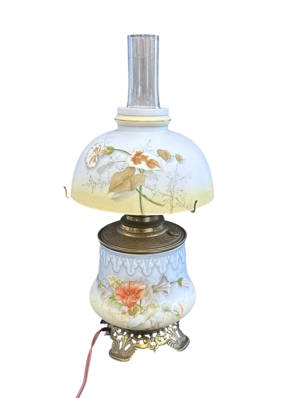 Lot 195: ANTIQUE PARLOR OIL LAMP ATTRIBUTED TO MT WASHINGTON ELECTRIFIED